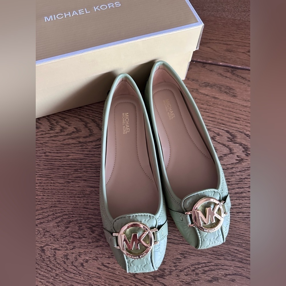 NWT！NEW！Michael Kors Fulton Logo Embossed Moccasin Loafers Ballet Flats Women's - Picture 5 of 7